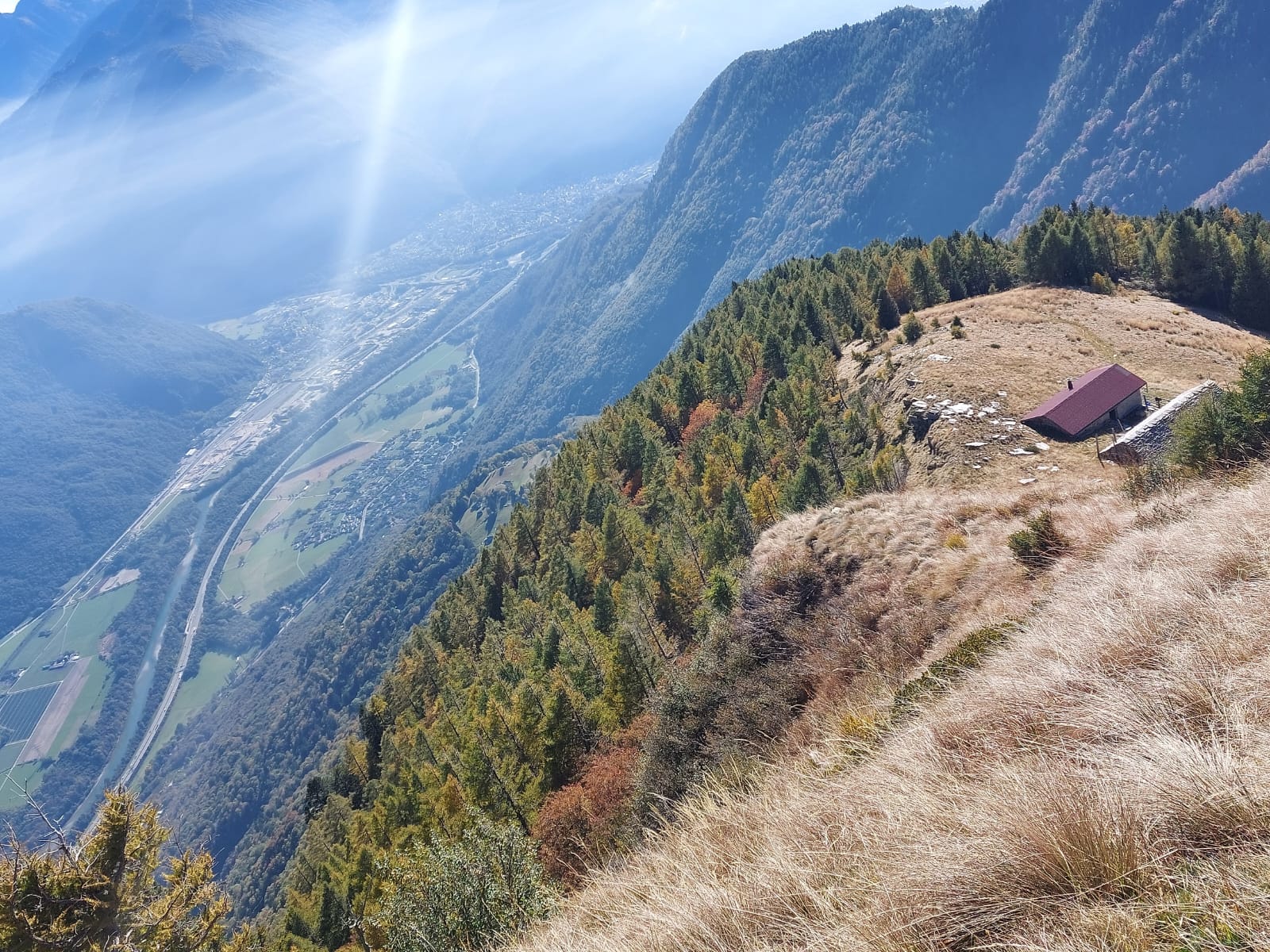 Montagne con nebbia